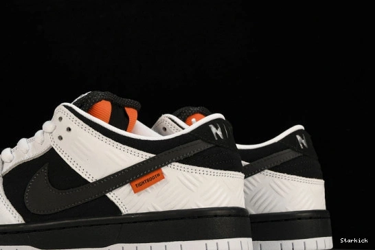  x Dunk Low SB FD2629-100 Nike Tightbooth 0724